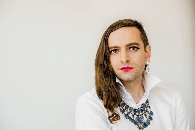 Jacobin Essay on Gendered Reading Draws Sharp Criticism Over Claims About Biological Reality.